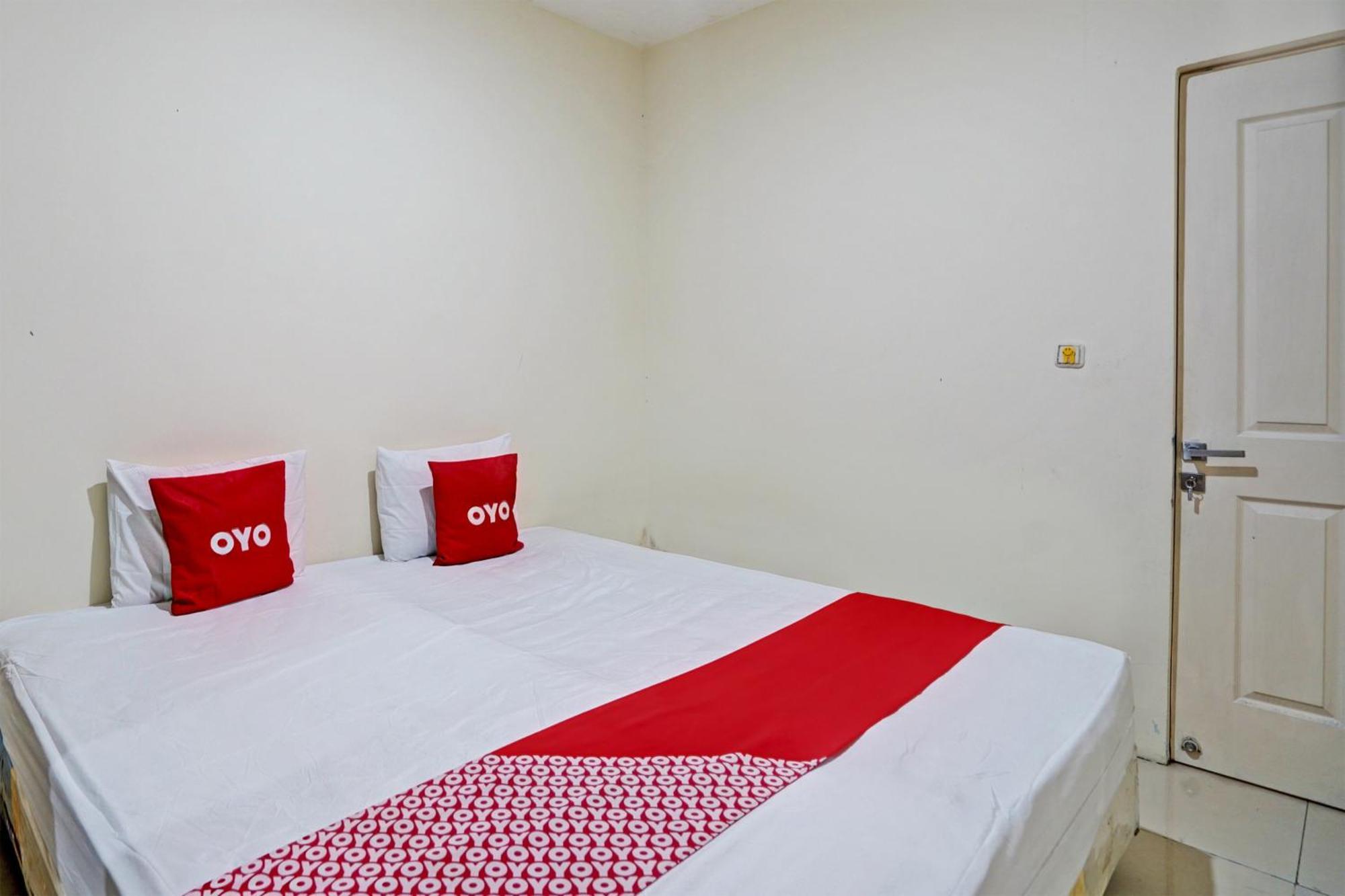 Oyo 93112 Garden Homestay 3 Merlion Surabaya Bagian luar foto
