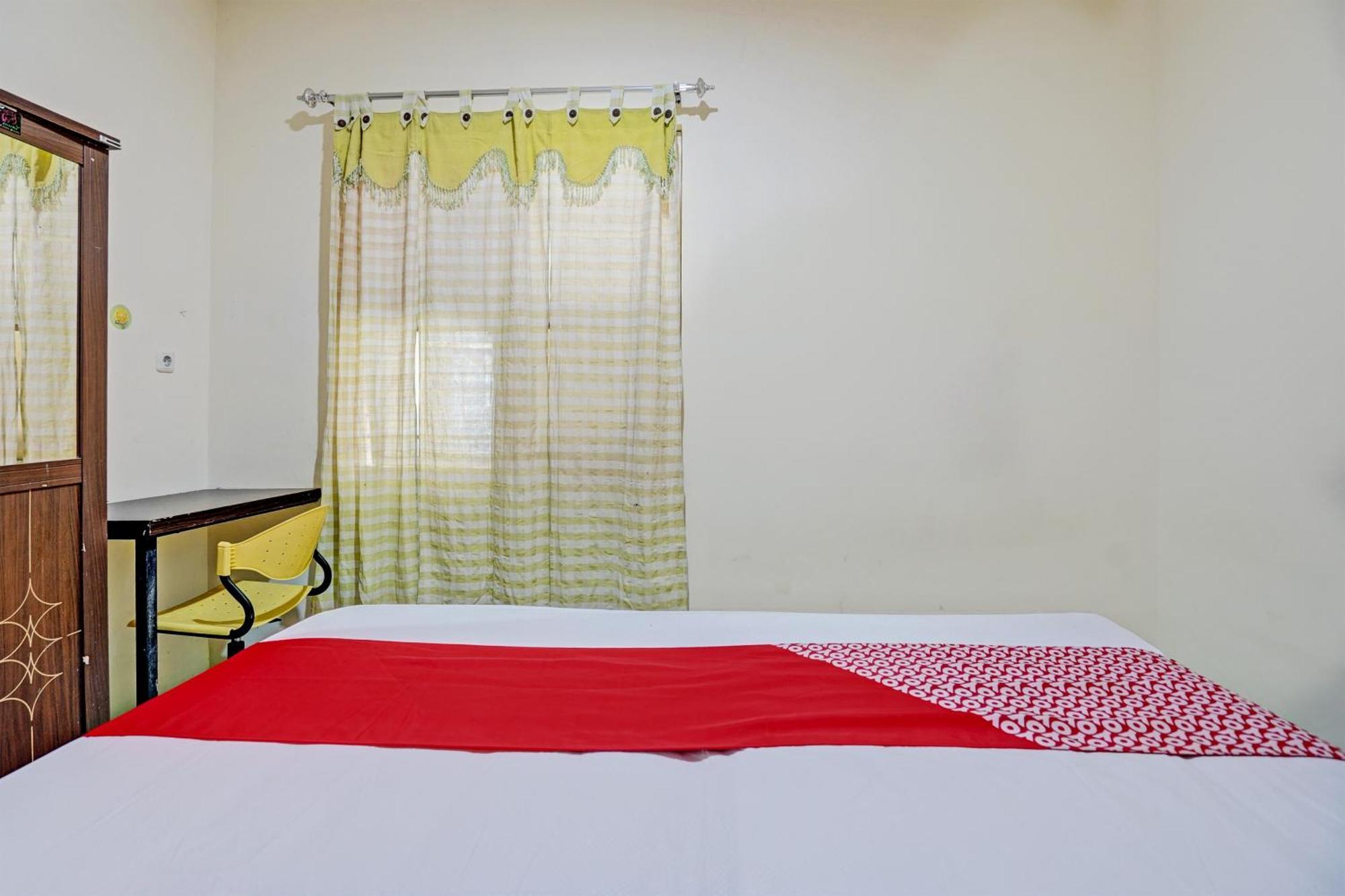 Oyo 93112 Garden Homestay 3 Merlion Surabaya Bagian luar foto