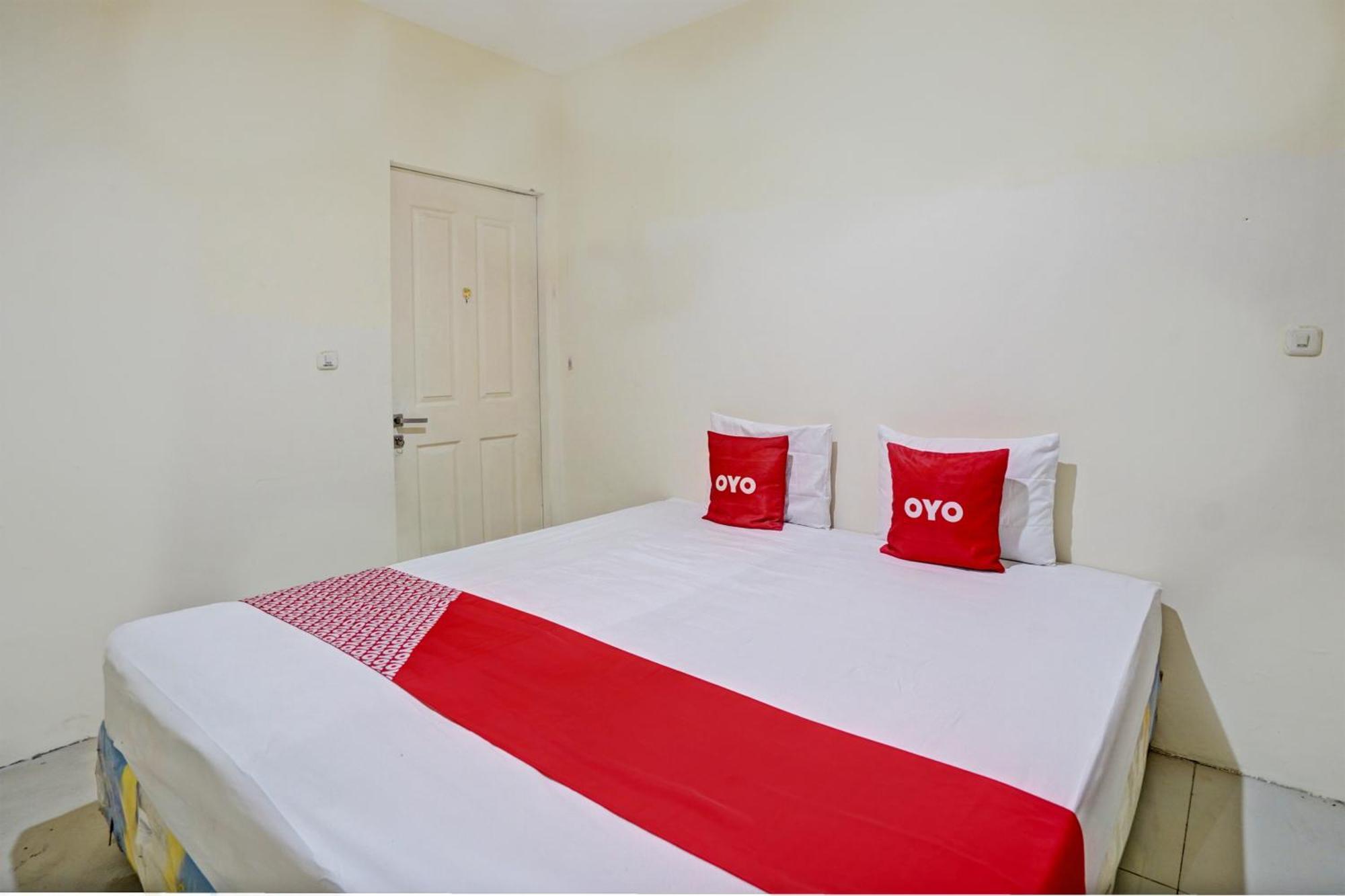 Oyo 93112 Garden Homestay 3 Merlion Surabaya Bagian luar foto