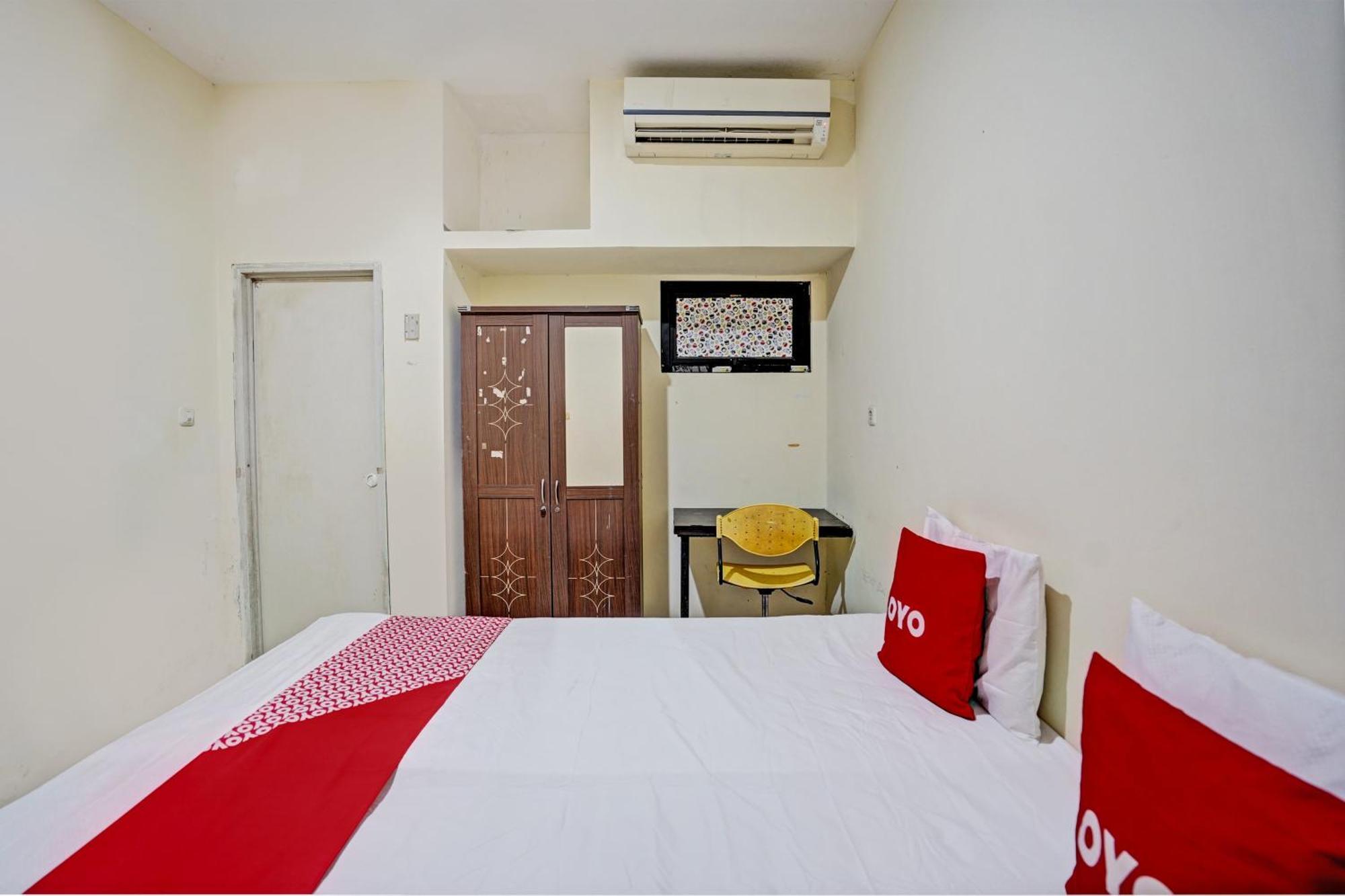 Oyo 93112 Garden Homestay 3 Merlion Surabaya Bagian luar foto