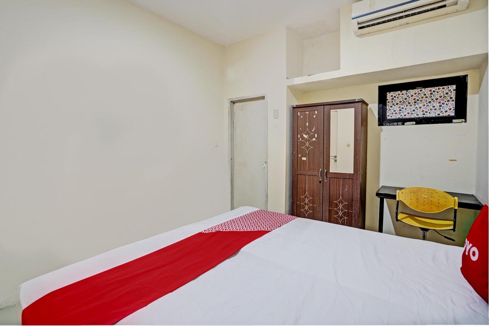 Oyo 93112 Garden Homestay 3 Merlion Surabaya Bagian luar foto