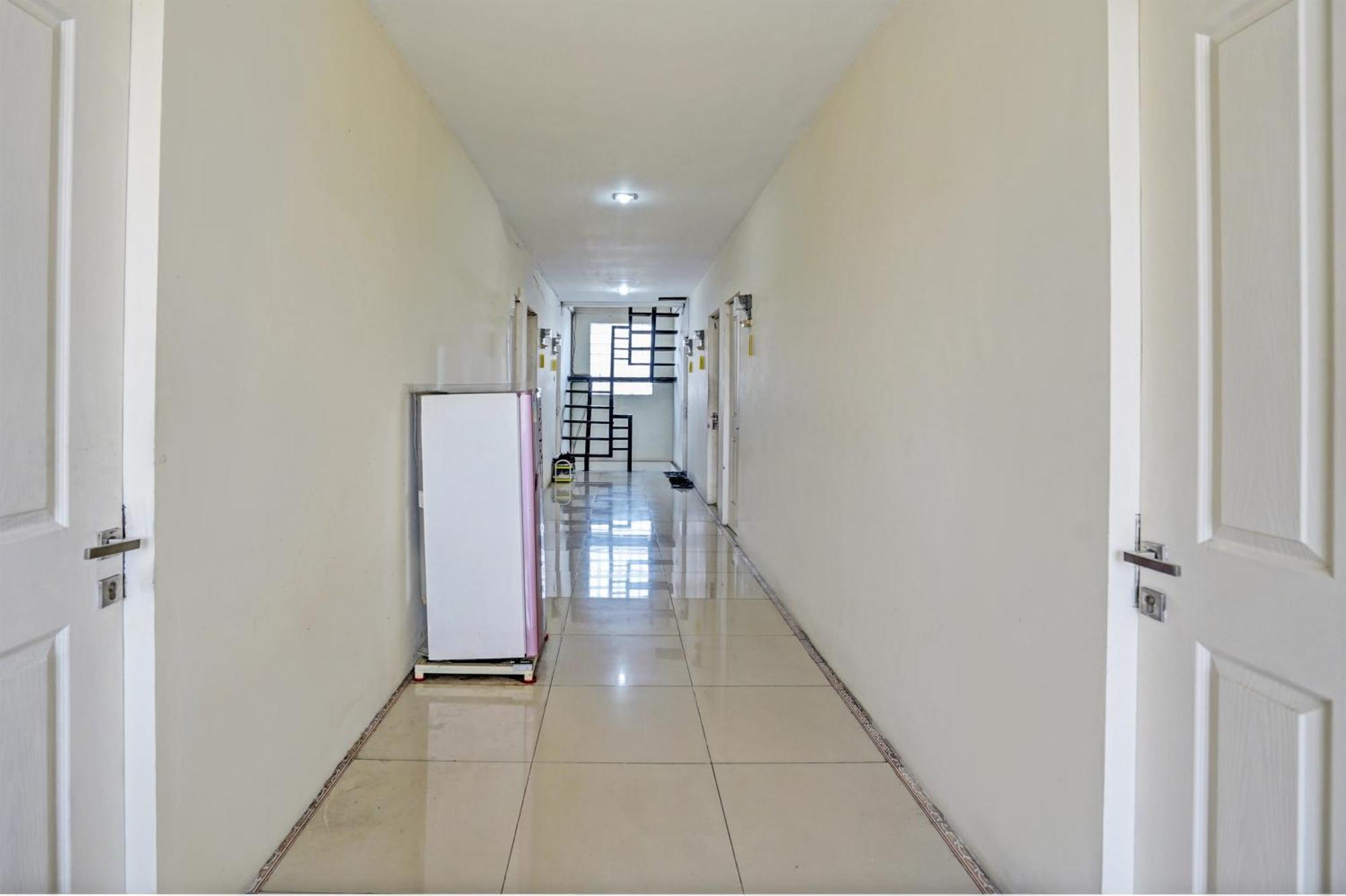 Oyo 93112 Garden Homestay 3 Merlion Surabaya Bagian luar foto